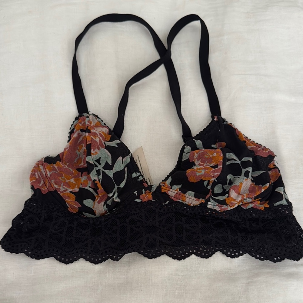 Free people intimately Floral Lace Bralette with stretch, adjustable straps. S. - Picture 1 of 3